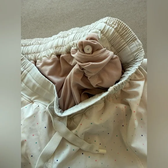 Lululemon Hotty Hot Shorts — Inseam 2.5” — Size 4 - Picture 5 of 8